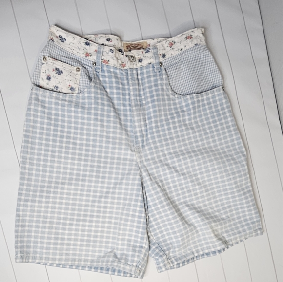 Kikomo floral 90s high rise shorts - Picture 2 of 6